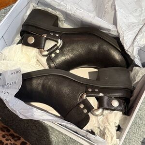 AEROSOLES Black Maya Mules W8